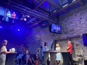 På bilden: Moderator Malin Thorsén, Mikael Hedström, vd Ragn-Sells Treatment & Detox, Karin Medin, vd Söderenergi samt Ulf Wikström, hållbarhetschef Stockholm Exergi.